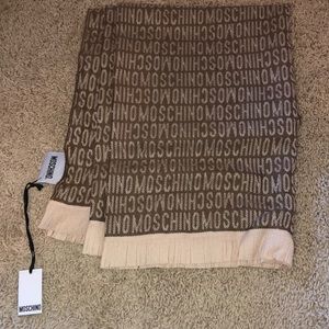 Moschino Women’s scarf